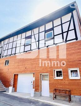 Umfangreich saniertes Fachwerkhaus mit 2 Terrassen, PV-Anlage und Nebengebäude - Wolfhagen