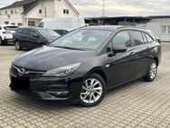 Opel Astra, 1.5 K Premium RKam Le, Jahr 2022 - Rüsselsheim