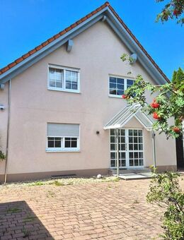 Modernes Einfamilienhaus (energetisch modernisiert 2025) mit PV-Anlage + Stromspeicher, Pelletheizung, Wallbox, Sauna - Wendelstein