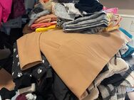 Damenkleidung - Essen