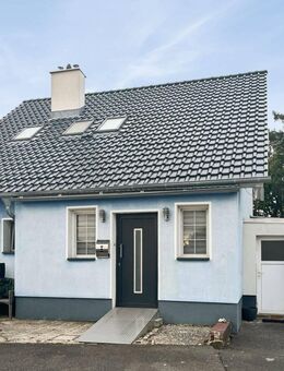 Düren - Charmantes, modernisiertes Einfamilienhaus auf großzügigem Grundstück - Düren