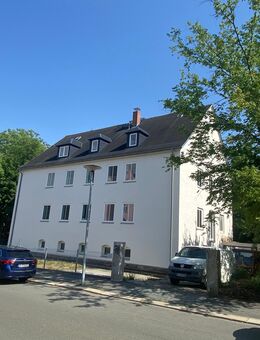 Wunderschöne große Dachgeschoßwohnung, Küche , WZ und 5 SZ , Fußbodenheizung , neu saniert - Plauen