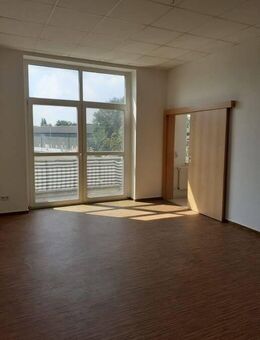 Senioren-gerechte 1-Raum-Wohnung mit Balkon & Einbauküche - Dessau-Roßlau