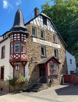 Denkmalgeschütztes Mosel- Wein-Gasthaus mit bereits teilsanierten Wohnungen und viel Potential - Brodenbach
