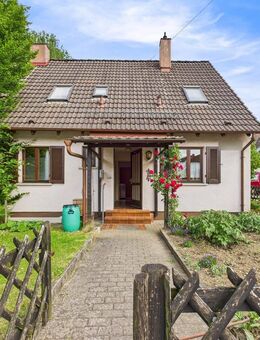 Viel Potenzial in ruhiger Lage - Doppelhaushälfte mit Garten und Garage - Kirchheim (Teck)
