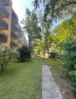 Helle, gut gepflegte 2-Zimmer-Eigentumswohnung mit Balkon in Nürnberg/Gostenhof - Nürnberg