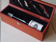 Weinbox aus Holz als edle Geschenkverpackung mit Utensilien für den Weinliebhaber - Haltern (See) Zentrum
