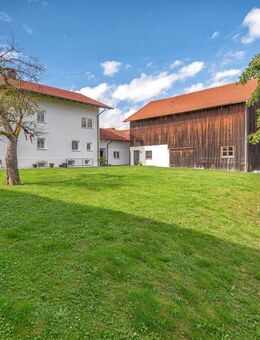 Modernisiertes Bauernhaus mit großer Scheune und 15.000m² Grundstück - Waldkirchen