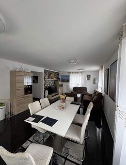 Geräumiges Zweifamilienhaus in Hechingen-Schlatt mit erstklassigem Ausbaupotenzial - Hechingen