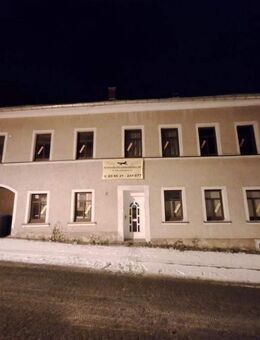 !! Für Tierliebhaber - Haus mit Einliegerwohnung zu verkaufen !! - Schöneck (Vogtland)