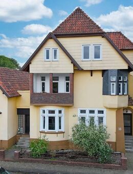 Wohnen & Vermieten: Mehrfamilienhaus mit Bungalow- Anbau - insgesamt 5 Einheiten - Langwedel (Niedersachsen)