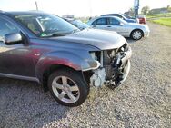 Mitsubishi Outlander 2.4 Intense Unfall - Kissing