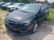 Opel Astra, 1.2 Premium-Paket Le, Jahr 2021 - Rüsselsheim