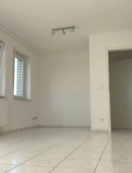 Lukrative, helle 2 Zimmerwohnung im DG in Paderborn-Stadtheide, Baujahr 2003 ! - Paderborn