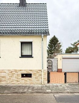 ** Ca.760 qm Freiheit mitten in Frankenthal: Charismatische Doppelhaushälfte mit riesigem Garten ** - Frankenthal (Pfalz)