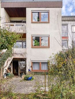 +++ sonnige Süd/West-Ausrichtung - idyllisch am Feld- & Waldrand - sanierungsbedürftiges 1-Fam.-RMH - inkl. Einzel-Ga... - Aspach