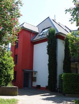 Toplage in Karlsruhe-Rüppurr: Luxuriöse 3-Zi.-Wohnung mit Einbauküche und Garage - Karlsruhe