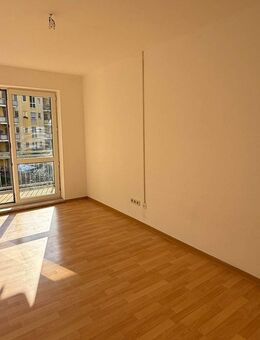 Schöne & helle Wohnung mit Balkon! - Fürth