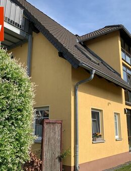 Sehr gepflegtes 3-Familien-Haus in ruhiger Lage von Mittweida mit Balkonen, Garage und Carport - Mittweida