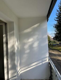 Schöne helle frisch renovierte und sofort verfügbaren, 3 Zimmerwohnung mit Balkon - Heldrungen
