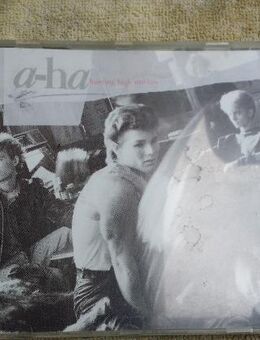 AHA HUNTING HIGH AND LOW CD - Berlin Lichtenberg