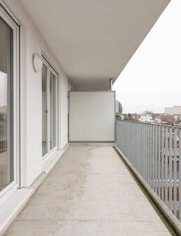 Lichtdurchflutete Eleganz: Großzügige Etagenwohnung mit Balkon und moderner Ausstattung - Frankfurt (Main)