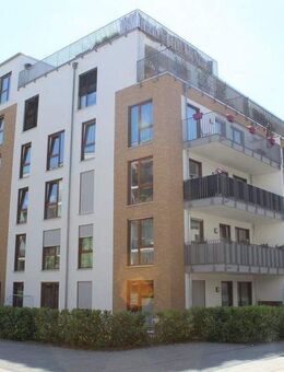 Zentral gelegene 4-Zimmerwohnung, inkl. EBK, Balkon, Keller und TG-Stellplatz - Frankfurt (Main)