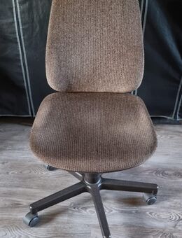 Bürostuhl, Stoff G27 braun ohne Armlehnen, mit Lordosenstütze - Verden (Aller)