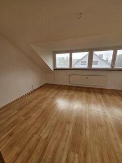 Neuwertig, modern, stadtnah! Großzügige Wohnung in Trier-Tarforst!