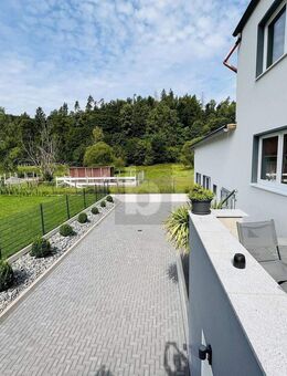 ALLEINLAGE, HOCHWERTIG UND VIEL PLATZ - Schwarza