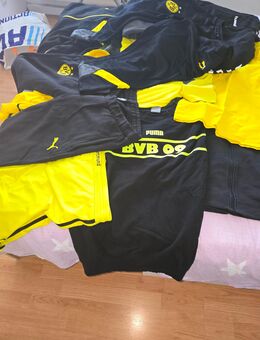 BVB Kleidung Männer teilweise xl oder xxl wegen Todesfall zu verkaufen - Herne Wanne