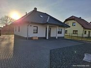 Kremmen: 10 Min S-Bhf, gepflegter, sonniger Bungalow, Baujahr. 2017, 4 Zi., ca. 130 m². - Kremmen