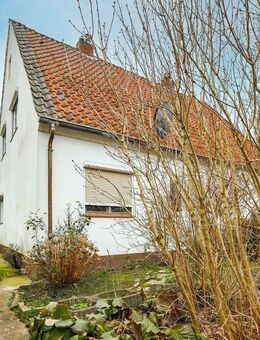 Charmantes Eckgrundstück mit großem Garten, vielseitigem Nebengebäude & Modernisierungspotenzial - Düsseldorf