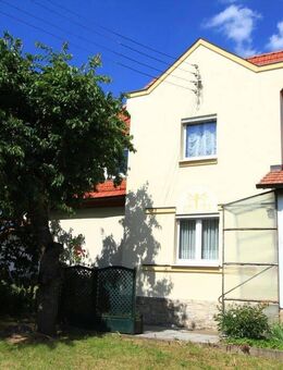 Freundliches Haus für Familie und Heimerker - Werkstatt, Garten und 2 Garagen - Eisfeld