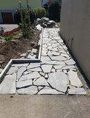 Quarzit Polygonalplatten wild 2-3cm/ 30m2 in 4600