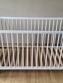 Kinderbett mit Matratze in 99310