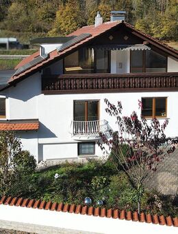 Großartiges Familiendomizil... ideal für mehrere Generationen / Mieteinnahmen - Hettingen