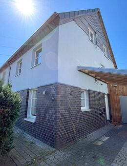 Optimal konzipiert! Energiesparende Doppelhaushälfte mit PV-Anlage und Carport in Borghorst - Steinfurt