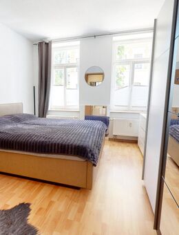 ++ 1.983 € / m², Stuck, Aufzug und verlässlich vermietet ++ - Leipzig