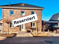 Reserviert - Moderne Stadtvilla, Haus in Emden Wolthusen mit großzü. Garten und stilvoller Terrasse - Emden