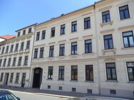 Ab 1.8.25! Zentrumsnahe 1-Raumwohnung mit Stellplatz, Singleküche u. Whirlpool-Wanne! - Zwickau
