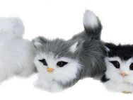 I.GE.A. Dekofigur Tierfigur mini Katzen 3er Set (3 St), Kunstfell Statue Ornament Dekotier Deko-Objekt Pelztier Plüschtier
