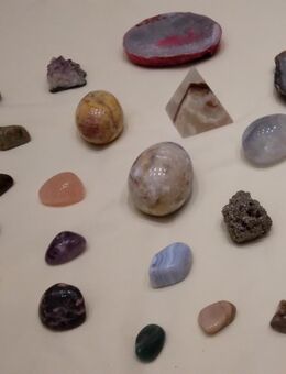 Heilsteinsammlung in diversen Größen und Formen - Hamburg