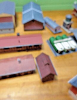 Gebäude-Set, 10-teilig = Industriegebäude + Autotankstelle, etc. - von Faller und Vollmer - H0 (1:87) - Hannover