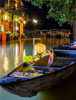 Papermoon Fototapete HOI AN VIETNAM-FLUSS CANAL GASSE ALTSTADT BLUMEN MAUER