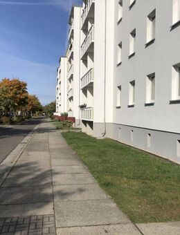 Ab 01.08.2025 - sanierte Wohnung + neuer Balkon - Cottbus