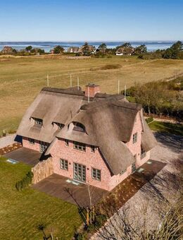 Innovativer und einzigartiger Neubau-Hausteil in Wattenmeernähe unter Reet (Provisionsfrei) - Sylt