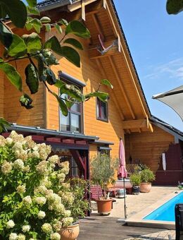 Bezauberndes Niedrigenergie-Holzhaus mit Pool - Pocking
