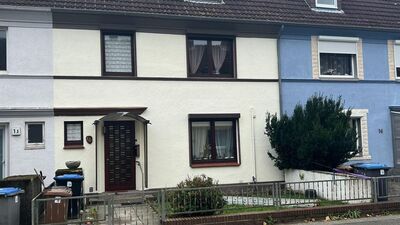 Schönes Reihenmittelhaus in Lübeck Kücknitz mit 2 Garagen