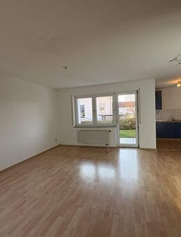 GEMÜTLICHE SOUTERRAIN-WOHNUNG MIT GARTEN - Senden (Bayern)